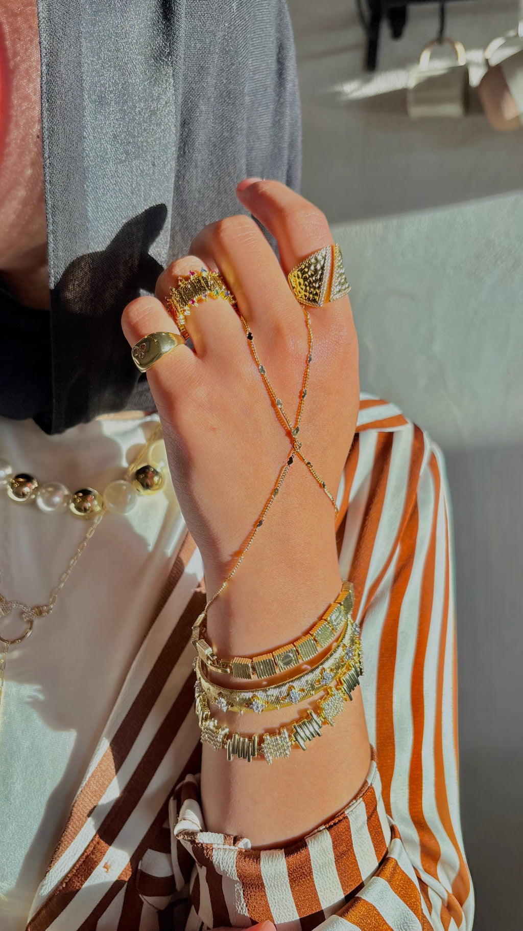 Solenne Hand