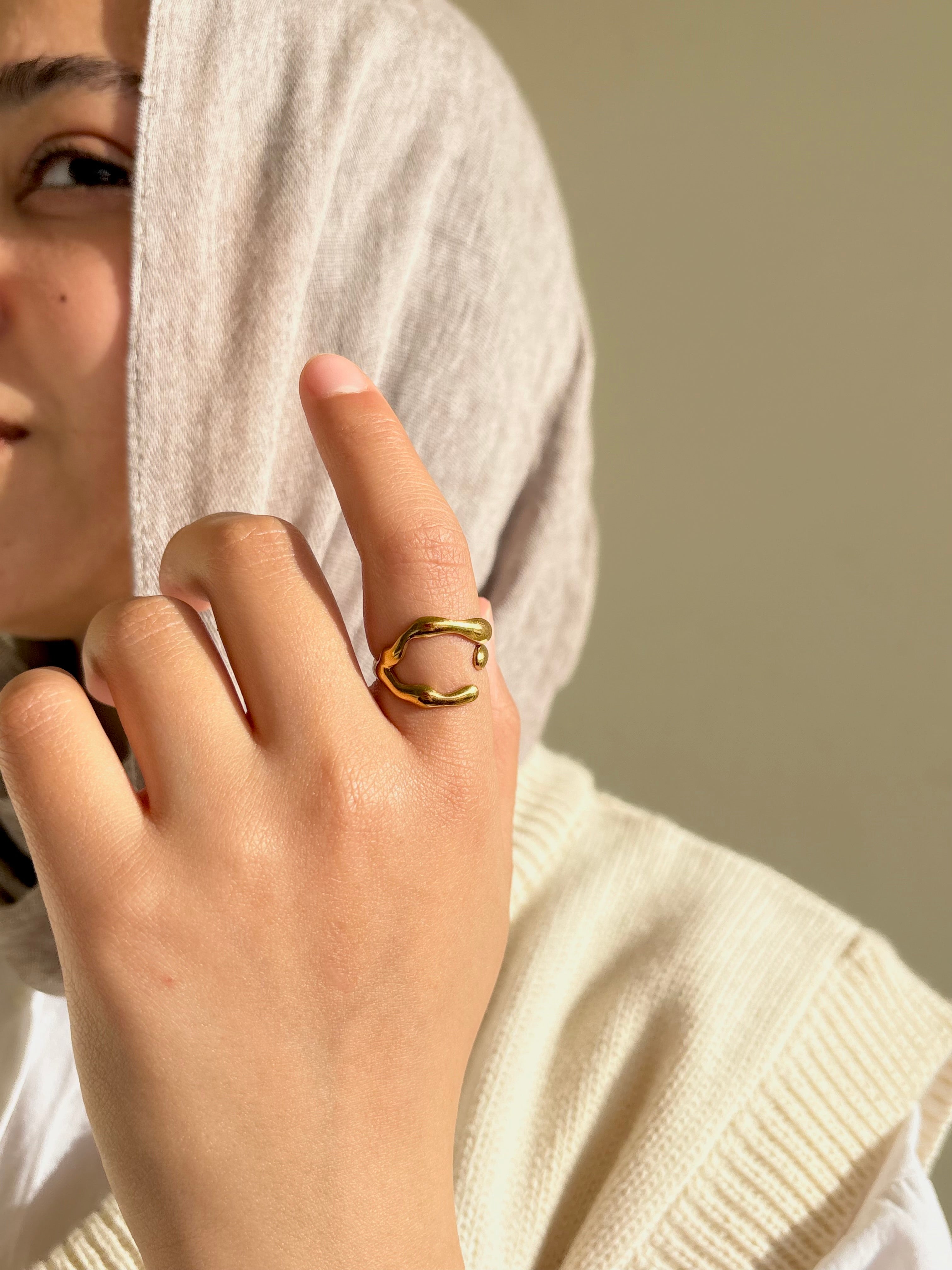 Hallow Ring