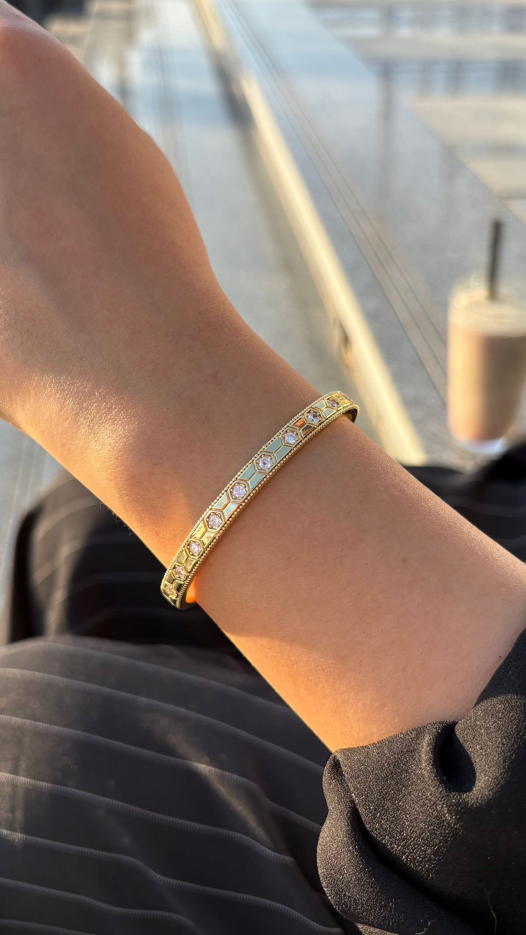 Hexa Luxe
