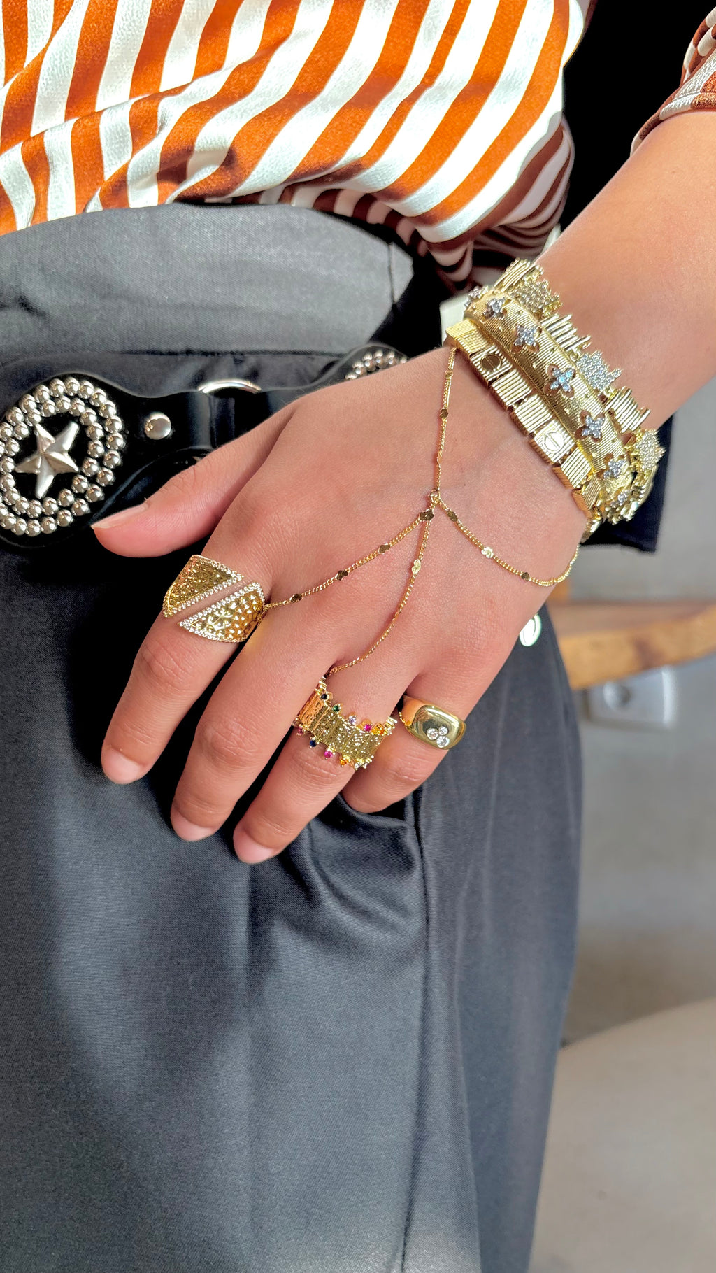 Solenne Hand