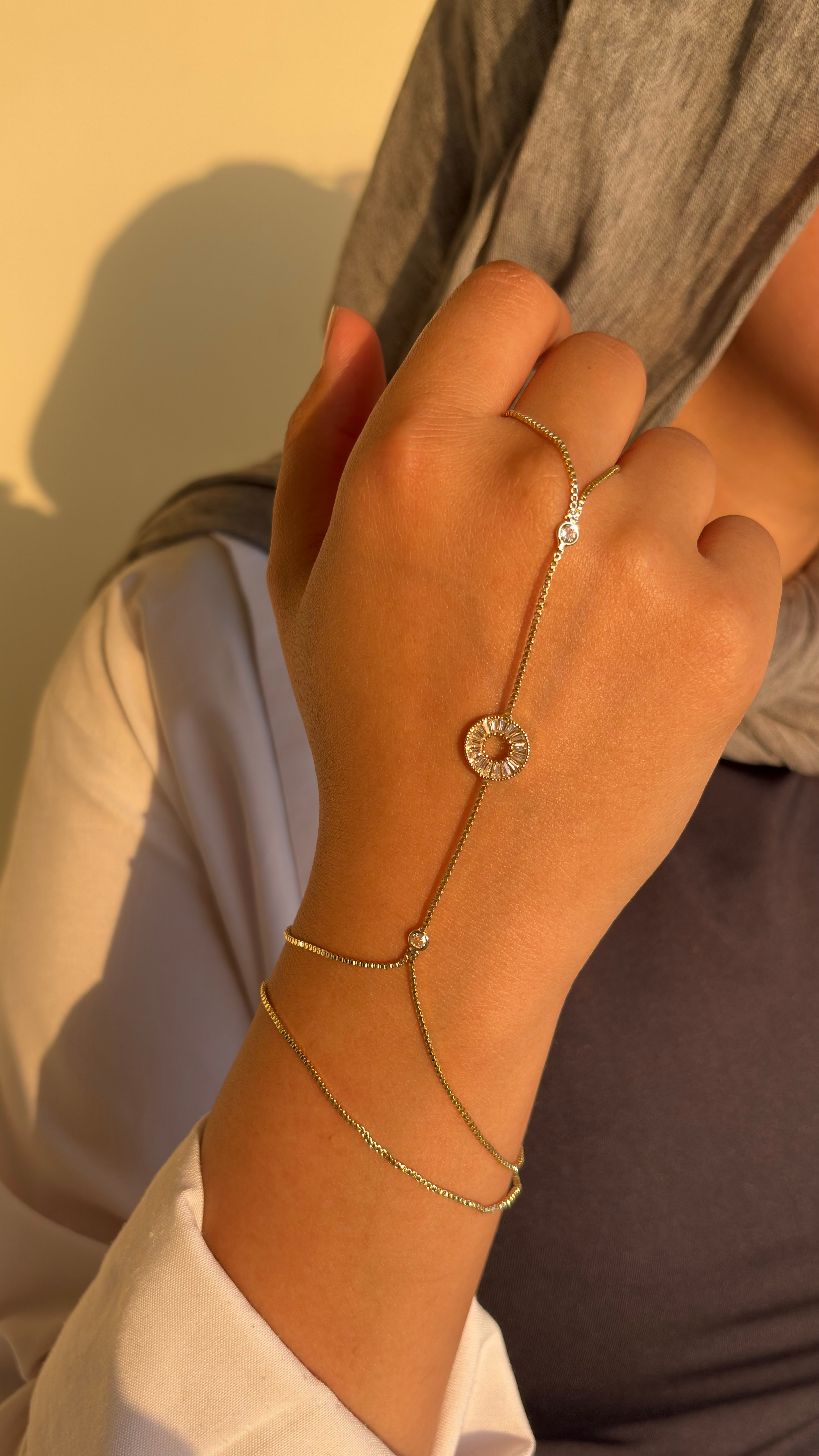 Solis Hand